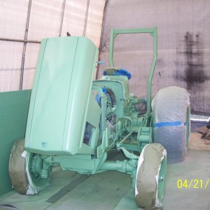 Tractor prep and Paint 4 22 07 006