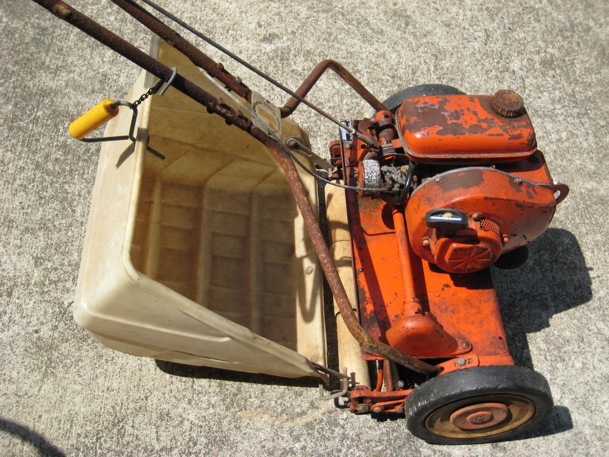 1963 Jacobsen Lawn Queen right side