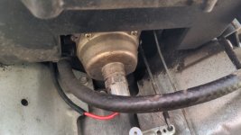 open-hose-by-fuelpump-middle-near-carb1.jpg