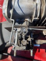 Kohler Huayi carb thrott to choke arm connecting pin missing .jpg