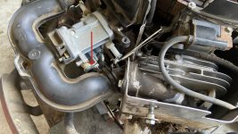 carburetor top right.jpeg