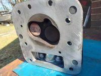 Cylinder Head an carb.jpg Cylinder Head an carb.jpg