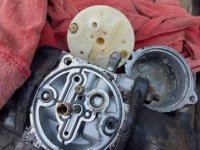 inside carb.jpg inside carb.jpg