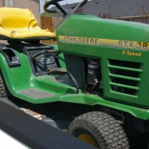 John Deere STX38
