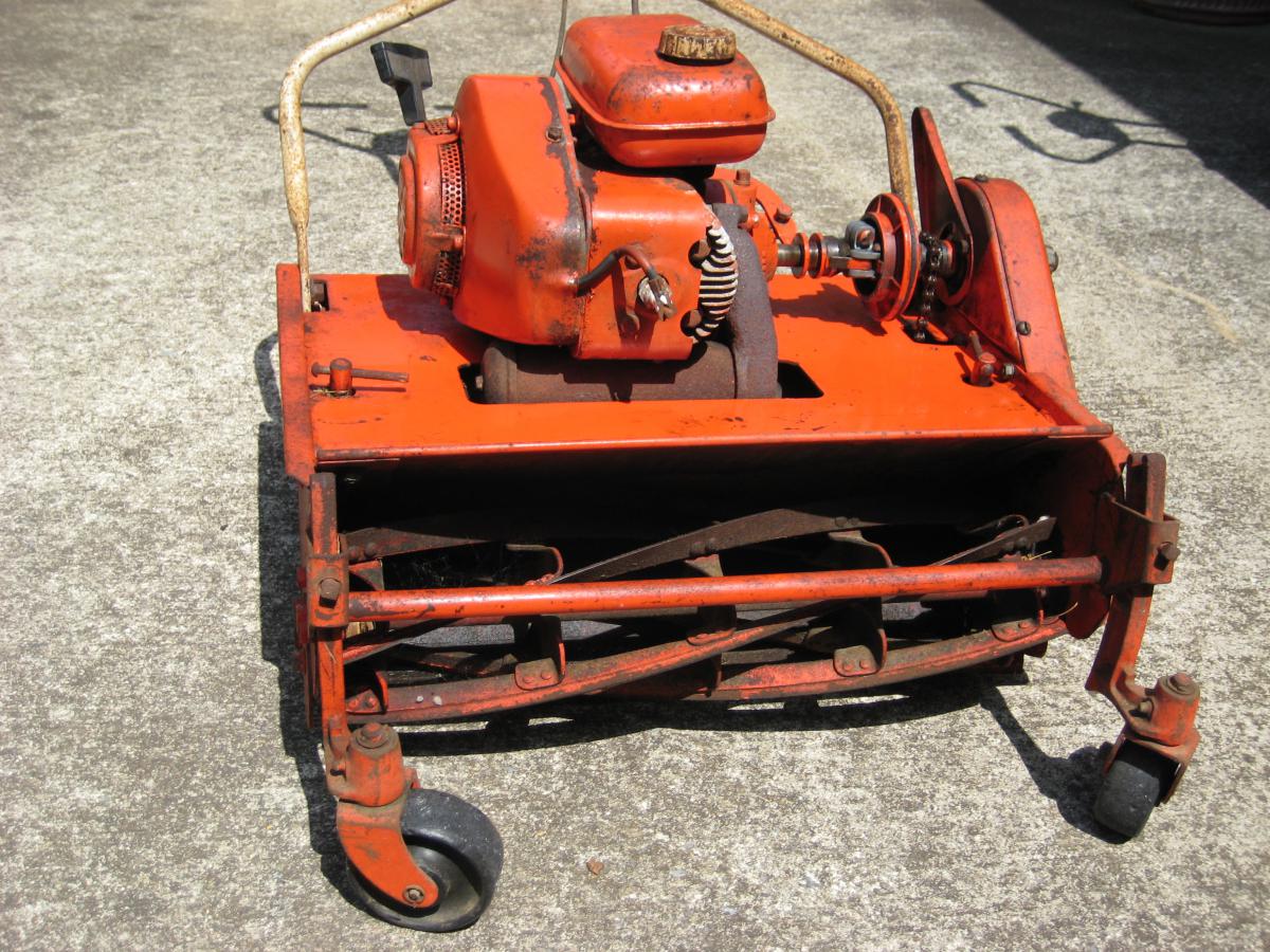 1964 Jacobsen Manor 21 front