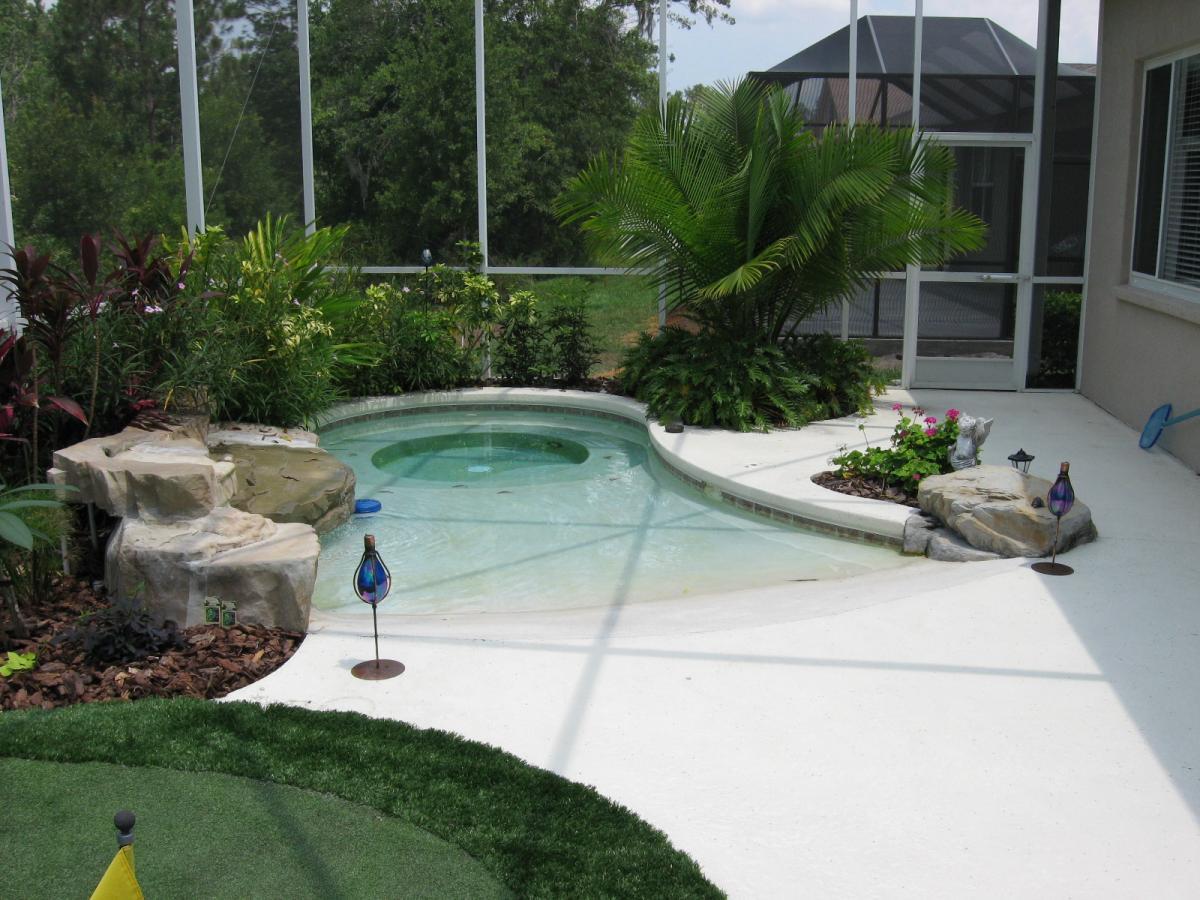 Beach entrance spa