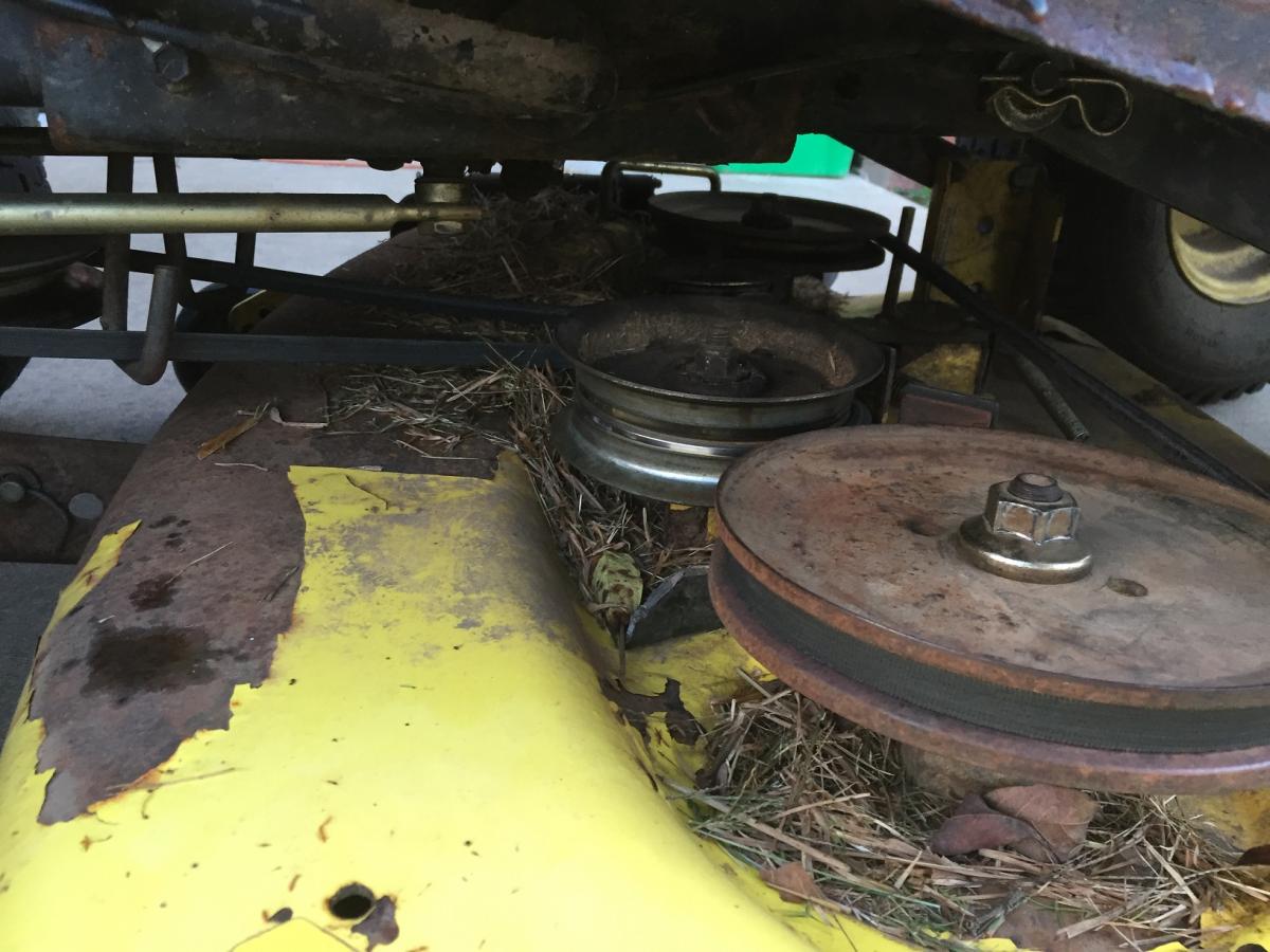 Deck Left Side
The Deck was heavily rusted when I got it, but the metal is intact.