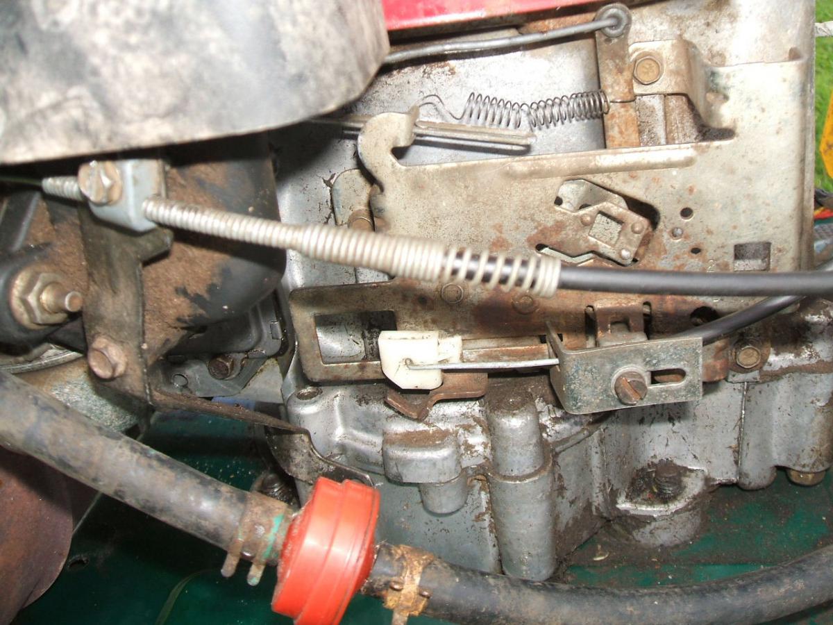 Throttle cable spring.  Is this correct?